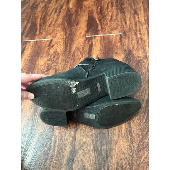 Blowfish Viten Black Ankle Boot, Low Heel Bootie, Size 9 Fall Booties - Picture 4 of 6